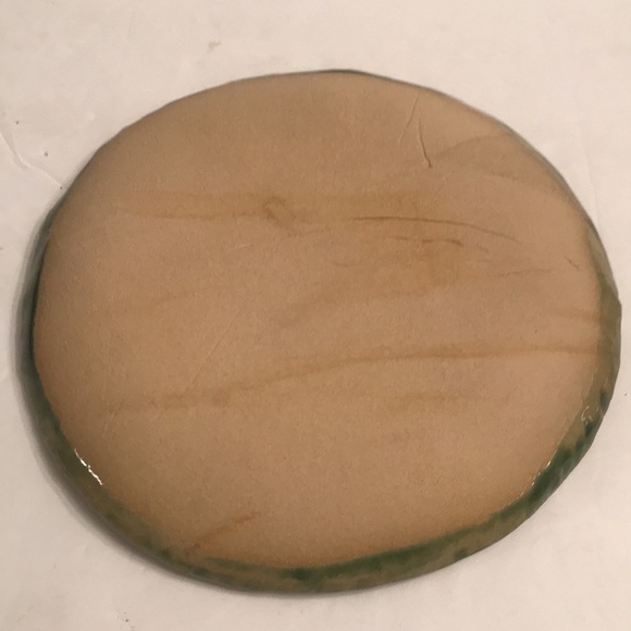 Leaf Design 6” Plate Pottery - Picture 2 of 4